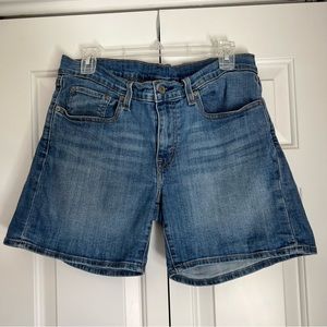 Vintage Levi’s 505 Jean Shorts Medium Wash